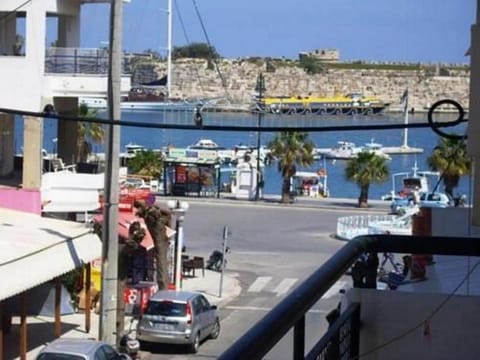 Neighbourhood, Natural landscape, Balcony/Terrace, City view, Sea view, Street view, Location