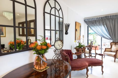 Lobby or reception, Seating area