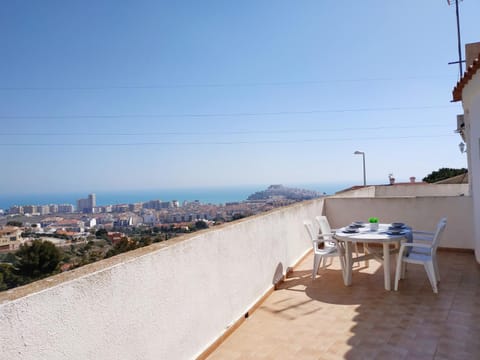 View (from property/room), Balcony/Terrace, Landmark view, Sea view