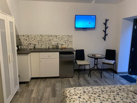 Kitchen or kitchenette, Photo of the whole room