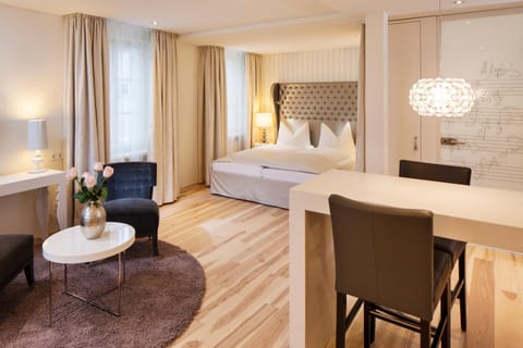 Living room, Seating area, Dining area, Bedroom