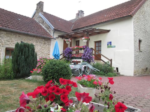 Facade/entrance, Garden view