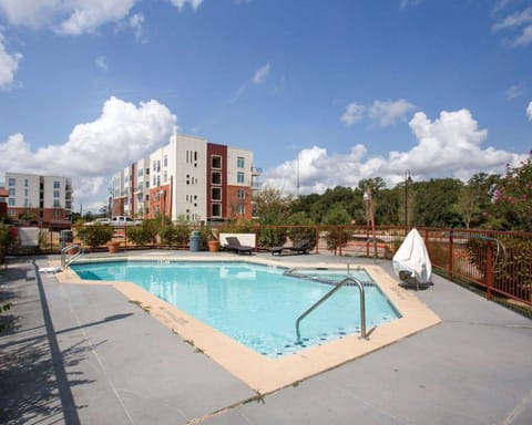 On site, Pool view, Swimming pool, Swimming pool