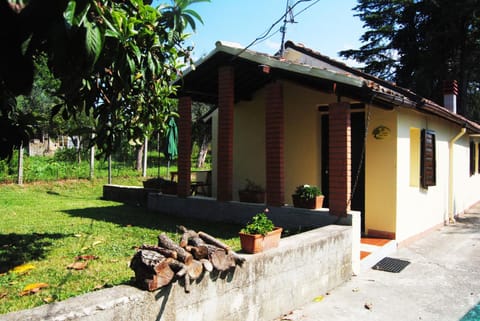 Facade/entrance, Pets