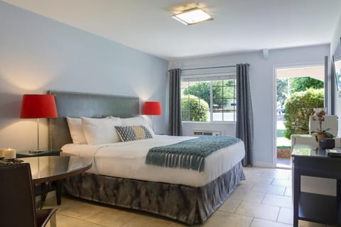 The Lodge at Blue Lakes Nature lodge in Russian River