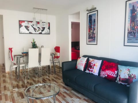 Living room, Photo of the whole room, Seating area, Dining area