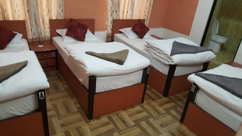 Bed, Other, Photo of the whole room, Decorative detail
