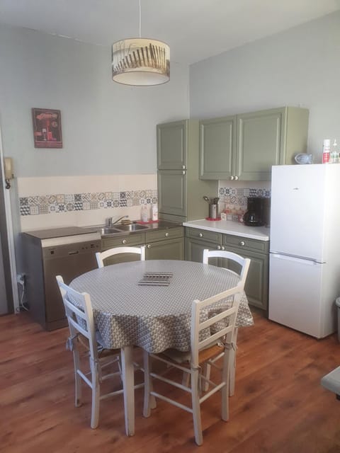 Kitchen or kitchenette, dishwasher, minibar, pet friendly