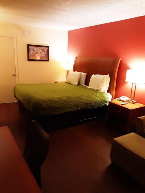 Econo Lodge Inn & Suites Griffin North Hotel in Griffin