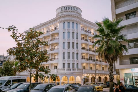 City view, Swimming pool, Breakfast, Location, Parking