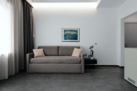 Living room, hair dresser