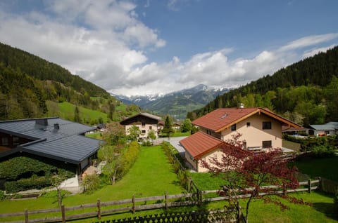 Spring, Balcony/Terrace, Lake view, Mountain view