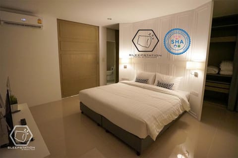 Bedroom, air conditioner