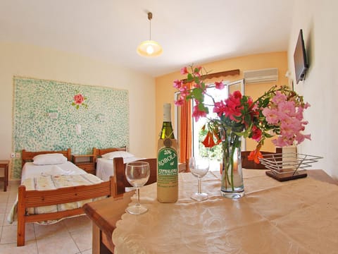 Photo of the whole room, Decorative detail, Bedroom