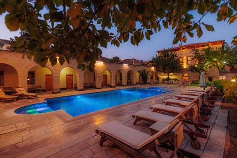 Property building, Pool view, Swimming pool, sunbed