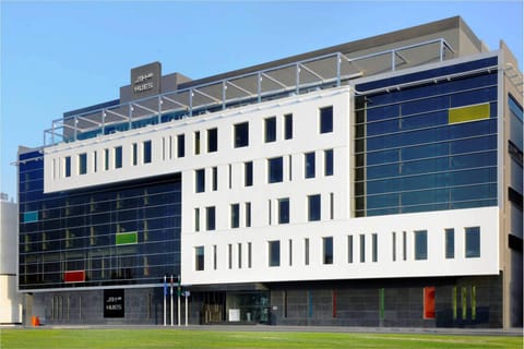 Property building, Day