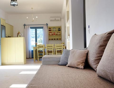 Flora Apartments Apartment in Paros, Greece