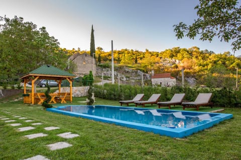 Cozy House Ostrog Country House in Montenegro