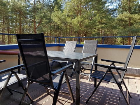 Patio, Spring, Day, Winter, Summer, Balcony/Terrace, Autumn, Seasons