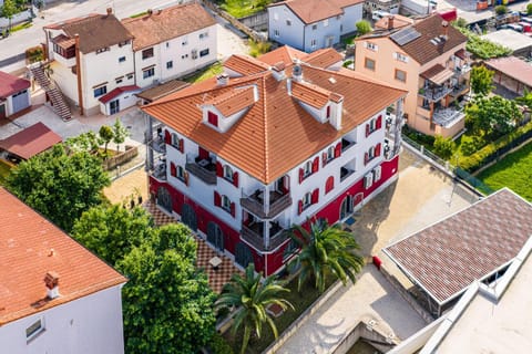 Property building, Neighbourhood, Bird's eye view, Location, Parking