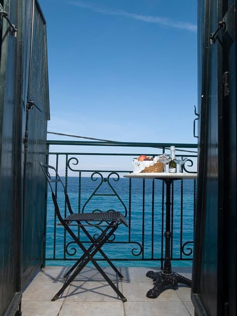 View (from property/room), Balcony/Terrace, Living room, Dining area, Drinks