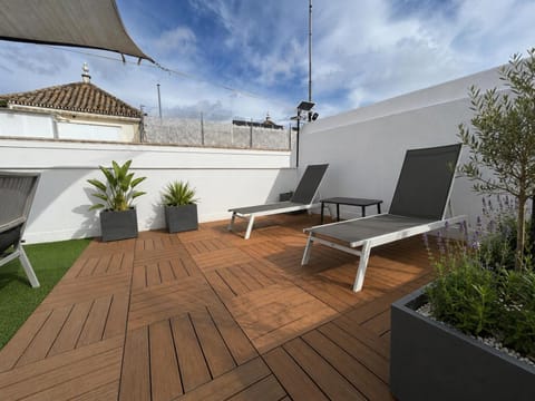 Balcony/Terrace, sunbed