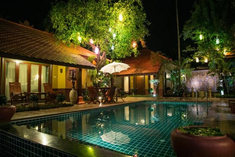 Property building, Swimming pool, Swimming pool