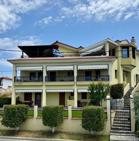 Despoina Meletiadou Nea Roda Apartment in Halkidiki