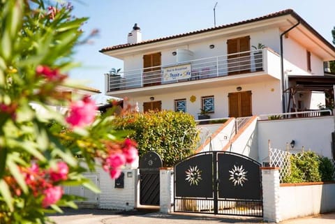 B&B POGGIO DEL SOLE Bed and Breakfast in Marcelli