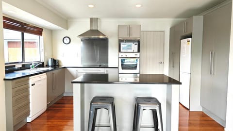 Stunning Family Home House in Auckland