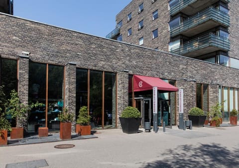 Property building, Facade/entrance, Internal: Not applicable to any particular room