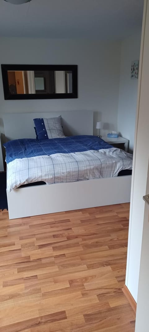 Bed, Internal: Not applicable to any particular room