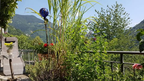 Balcony/Terrace, Garden view, Mountain view