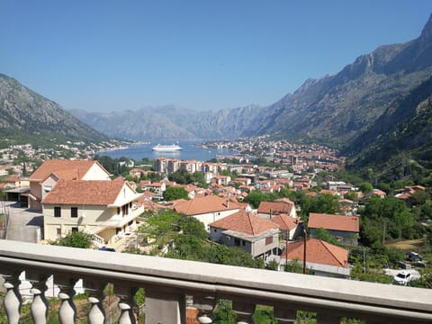 City view, Sea view
