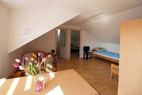 Seating area, Dining area, Bedroom