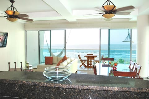 Day, Living room