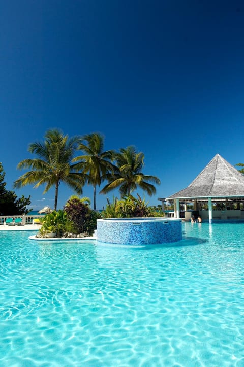Day, Swimming pool, Swimming pool