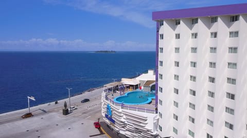 Facade/entrance, Beach, Sea view