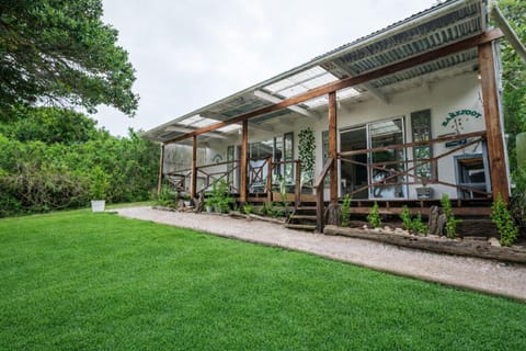 Property building, Patio, Day, Garden, Garden view