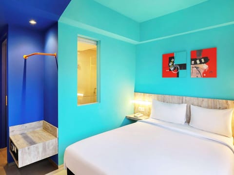 Photo of the whole room, On site