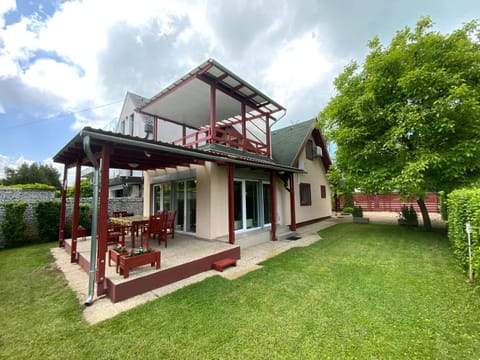 Property building, Garden view