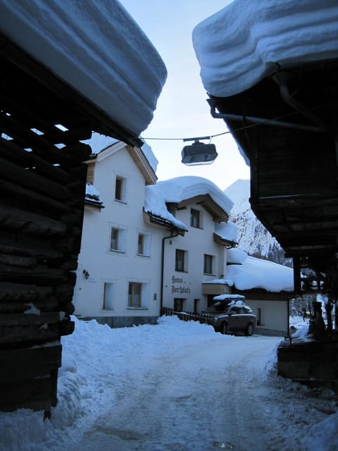 Facade/entrance, Winter