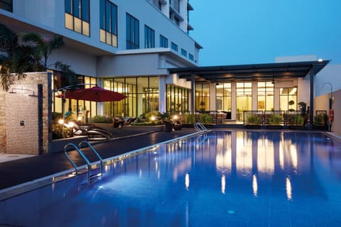 Swimming pool