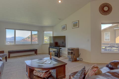 Amber Sunset House in Mosier