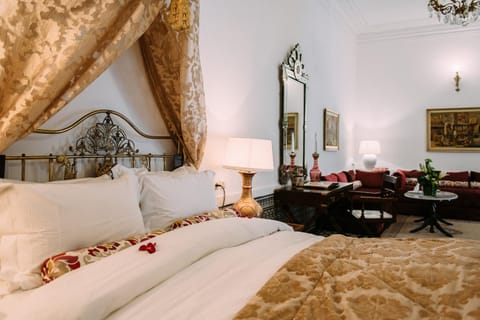 Photo of the whole room, Decorative detail, Bedroom