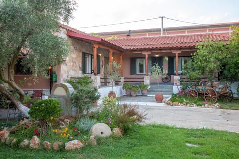 Traditional Villa Nea Peramos Villa in Nea Peramos