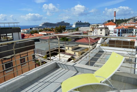 Balcony/Terrace, City view, Landmark view, Sea view