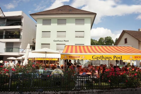 Restaurant/places to eat, Facade/entrance