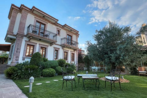 Property building, Garden, Garden view