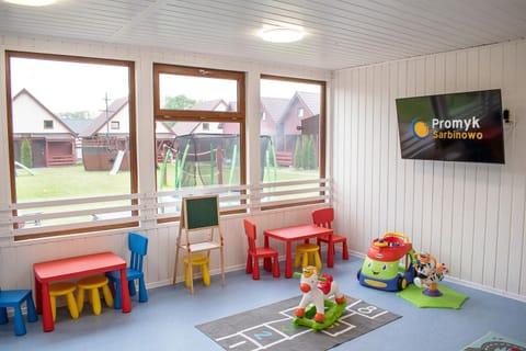 Kids's club, children